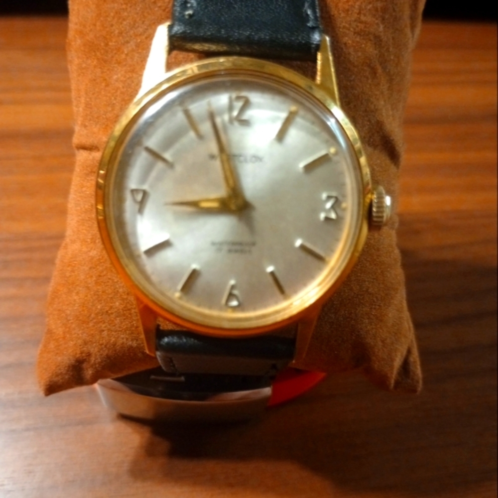 Vintage Westclox 17 Jewel Men's Wrist Watch With New Leather Strap. Keeping Time